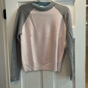 27 Miles women’s cashmere sweater. Size medium.